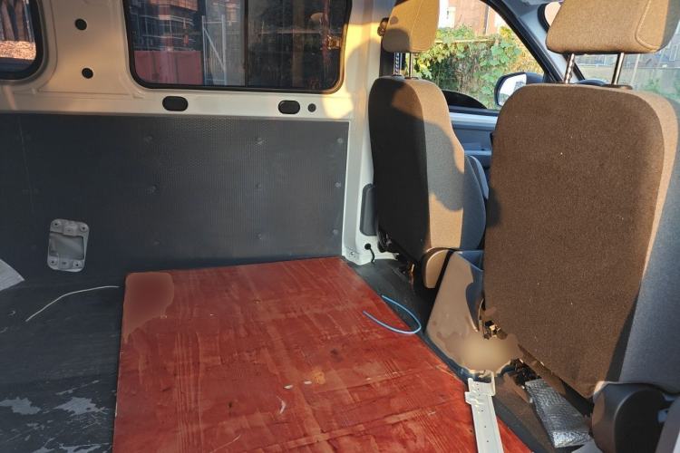 Used Wuling Yangguang 2026 Model, 440km Bus Comfort Edition, 6 Seats Left Rear Seat
