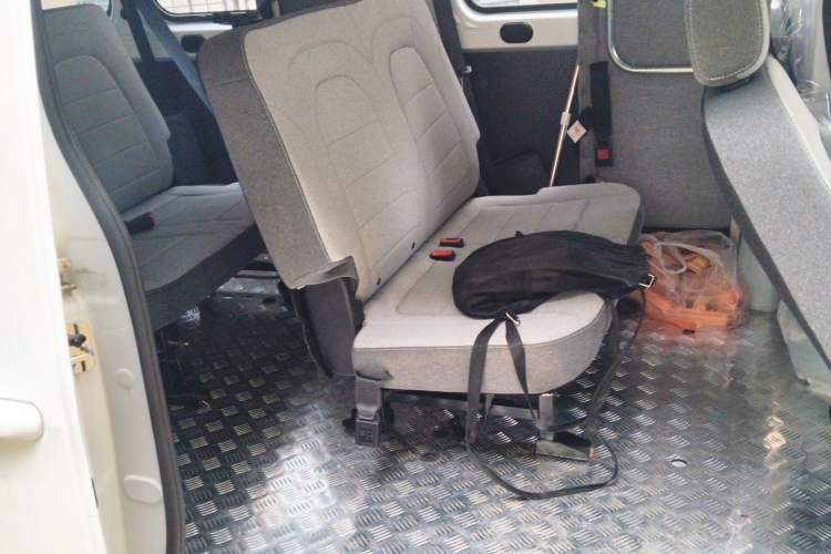 Used Wuling Yangguang 2026 Model, 340km Bus CATL Custom Edition Left Rear Seat