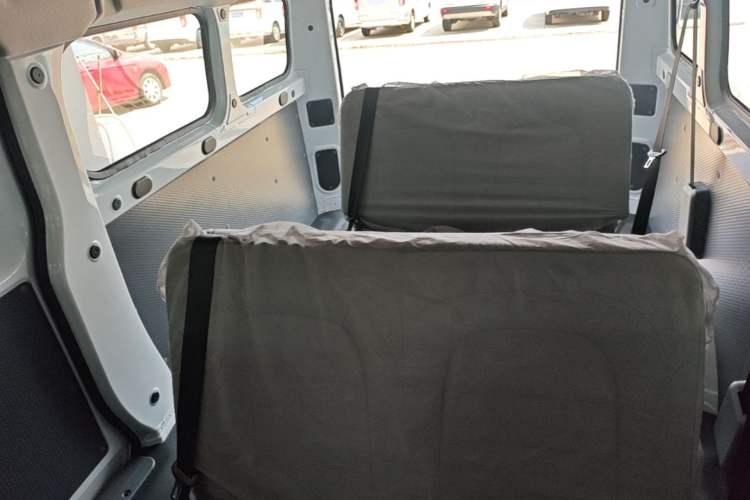 Used Wuling Yangguang 2026 Model, 440km Bus Comfort Edition, 6 Seats Left Rear Seat