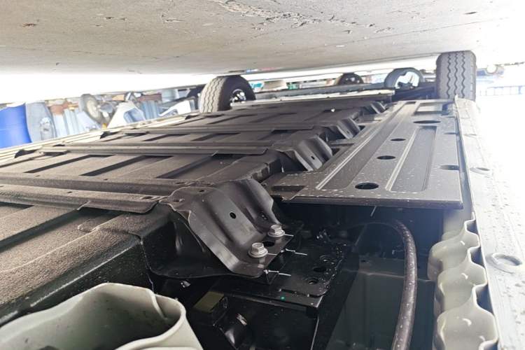 Used Wuling Yangguang 2026 Model, 440km Bus Comfort Edition, 6 Seats Left Side Sill