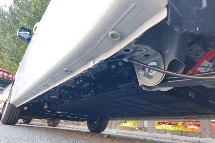 Used Wuling Yangguang 2026 Model, 300km Window-Sealed Practical Edition Left Side Sill