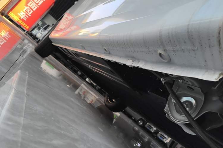 Used Wuling Yangguang 2026 Model, 330km Bus Comfort Edition Left Side Sill