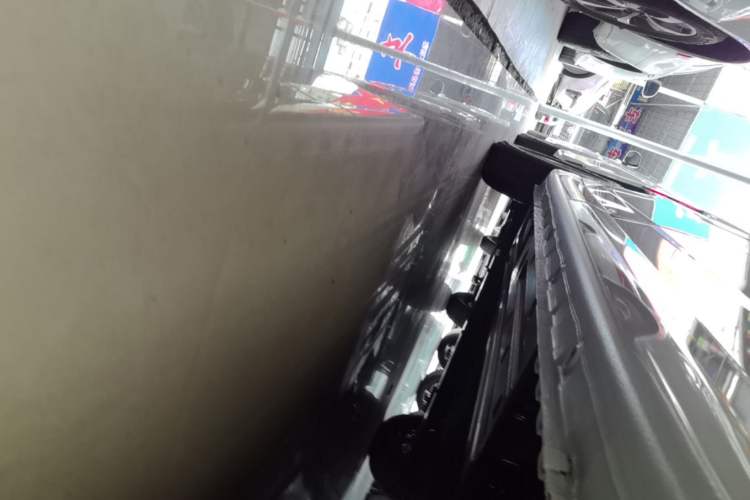 Used Wuling Yangguang 2026 Model, 330km Bus Comfort Edition Left Side Sill