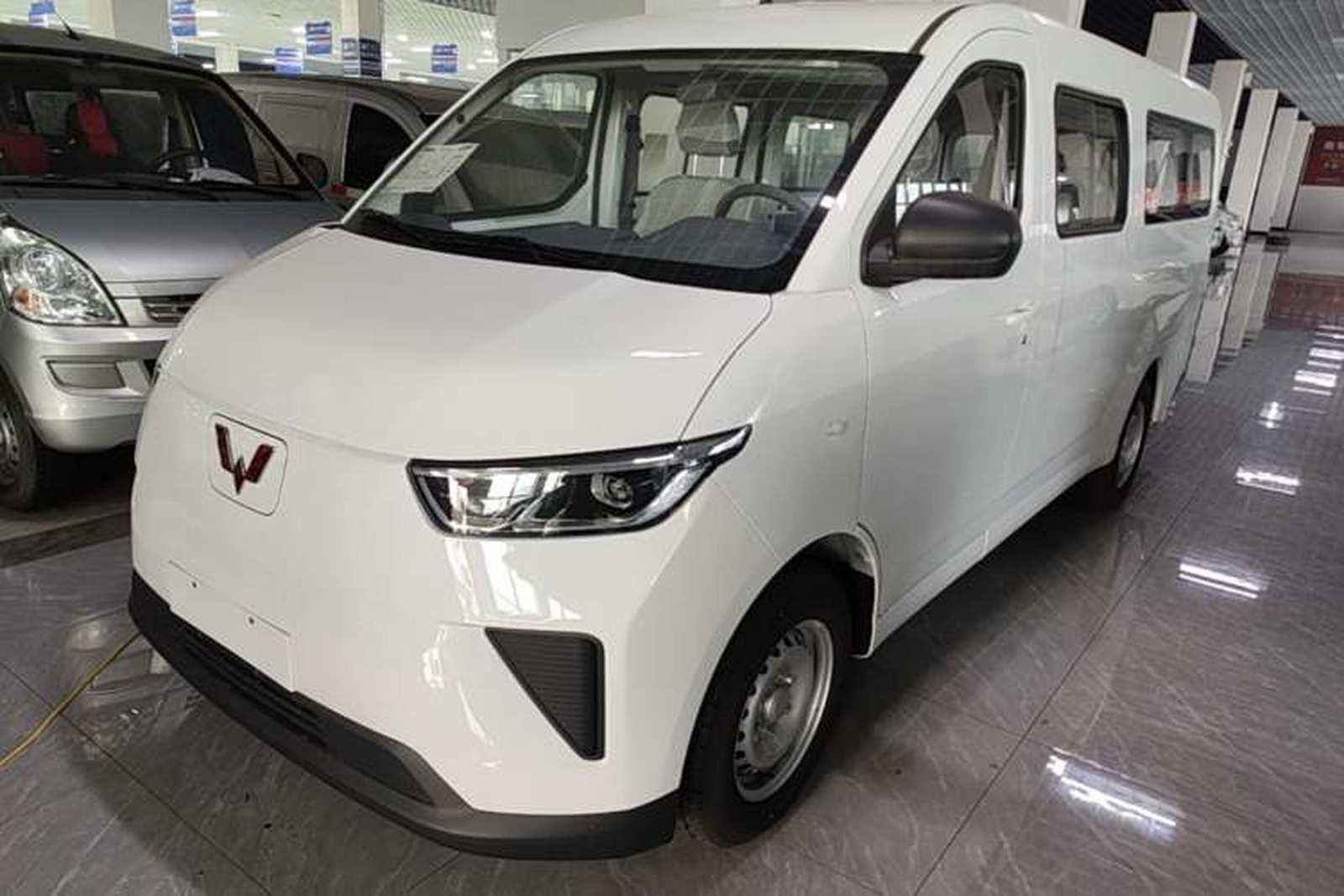 Фото Wuling с площадки