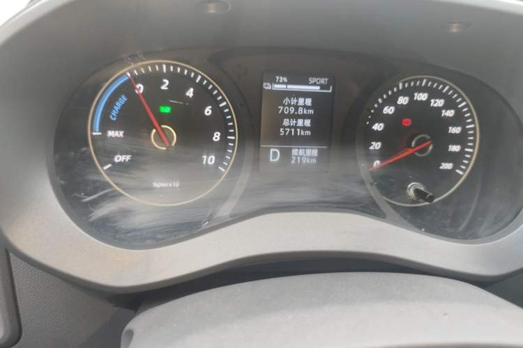 Used Wuling Yangguang 2026 Model, 300km Window-Sealed Comfort Edition Odometer Close Up