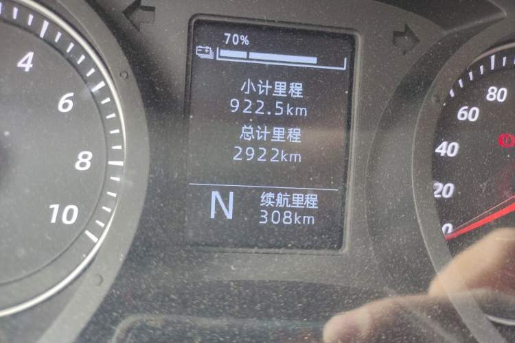 Used Wuling Yangguang 2026 Model, 440km Bus Comfort Edition, 6 Seats Odometer Close Up