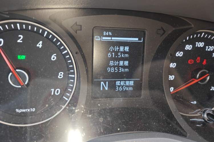 Used Wuling Yangguang 2026 Model, 440km Bus Comfort Edition, 6 Seats Odometer Close Up