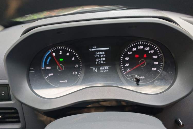 Used Wuling Yangguang 2026 Model, 440km Bus Comfort Edition, 6 Seats Odometer Close Up
