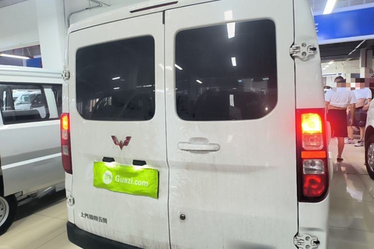 Used Wuling Yangguang 2026 Model, 330km Bus Comfort Edition Rear