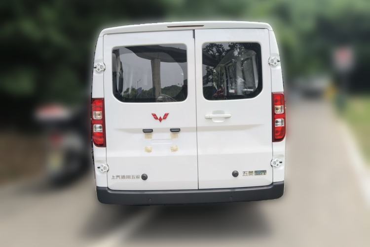 Used Wuling Yangguang 2026 Model, 440km Bus Comfort Edition, 6 Seats Rear