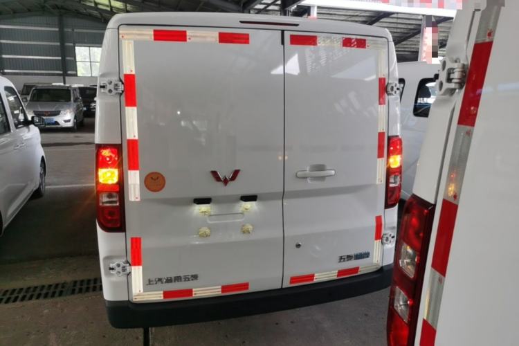 Used Wuling Yangguang 2026 Model, 300km Window-Sealed Practical Edition Rear