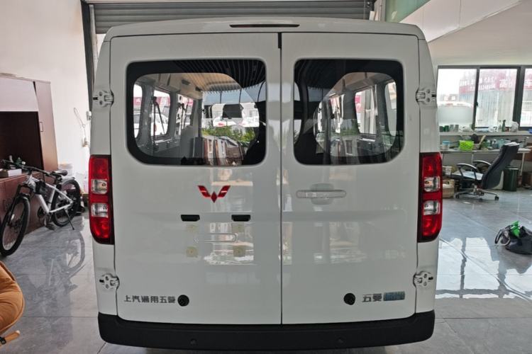 Used Wuling Yangguang 2026 Model, 440km Bus Comfort Edition, 6 Seats Rear