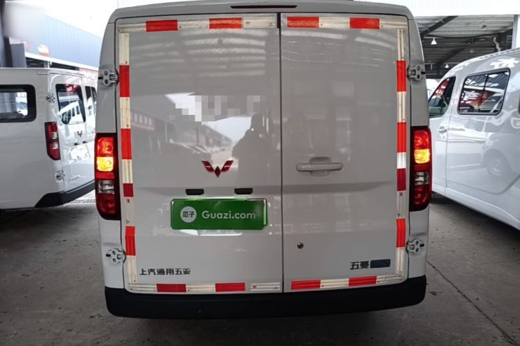 Used Wuling Yangguang 2026 Model, 300km Window-Sealed Practical Edition Rear