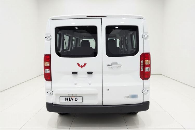 Used Wuling Yangguang 2026 Model, 330km Bus Comfort Edition Rear