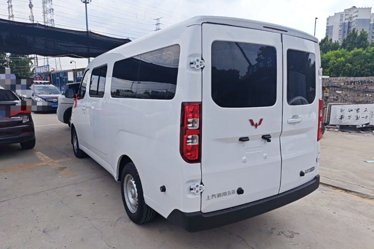 Used Wuling Yangguang 2026 Model, 440km Bus Comfort Edition, 6 Seats Rear Left 45 Deg