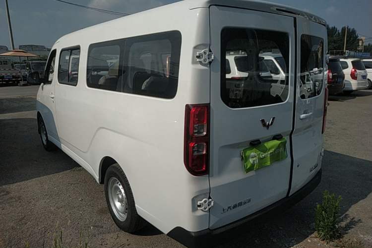 Used Wuling Yangguang 2026 Model, 330km Bus Comfort Edition Rear Left 45 Deg