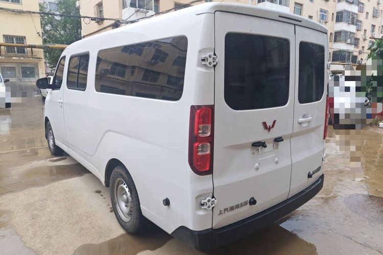 Used Wuling Yangguang 2026 Model, 440km Bus Comfort Edition, 6 Seats Rear Left 45 Deg