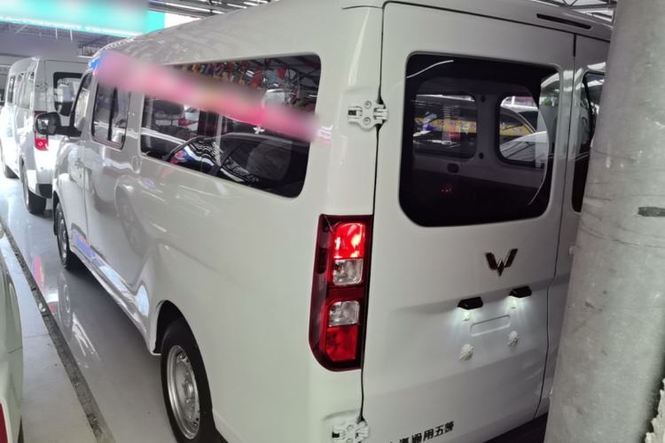 Used Wuling Yangguang 2026 Model, 330km Bus Comfort Edition Rear Left 45 Deg