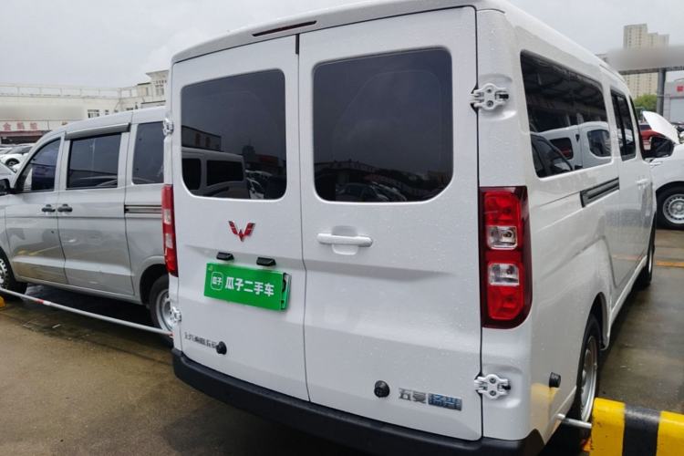 Used Wuling Yangguang 2026 Model, 440km Bus Comfort Edition, 6 Seats Rear