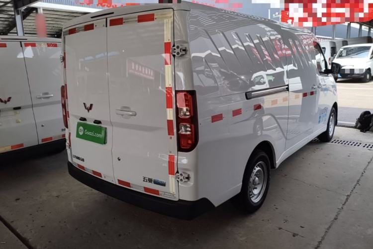 Used Wuling Yangguang 2026 Model, 300km Window-Sealed Practical Edition Rear Right 45 Deg