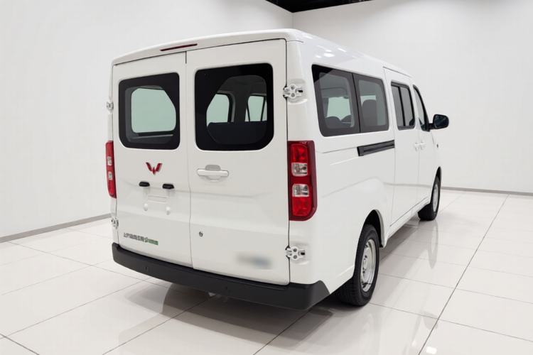 Used Wuling Yangguang 2026 Model, 330km Bus Comfort Edition Rear Right 45 Deg