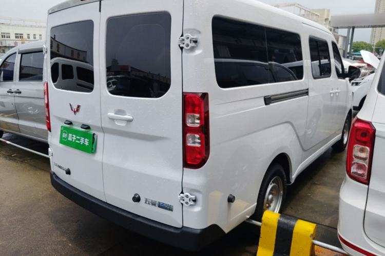 Used Wuling Yangguang 2026 Model, 440km Bus Comfort Edition, 6 Seats Rear Right 45 Deg