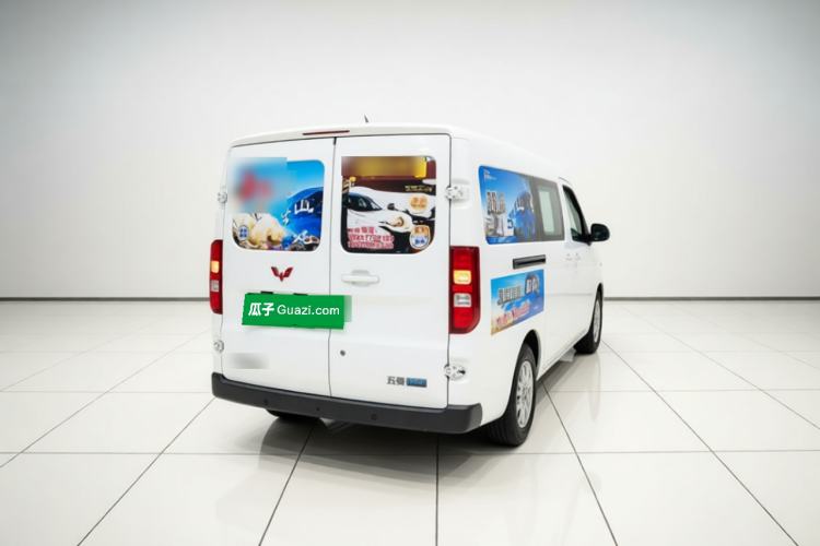 Used Wuling Yangguang 2026 Model, 330km Bus Comfort Edition Rear Right 45 Deg