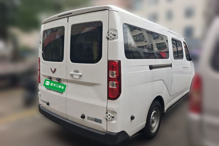 Used Wuling Yangguang 2026 Model, 440km Bus Comfort Edition, 6 Seats Rear Right 45 Deg