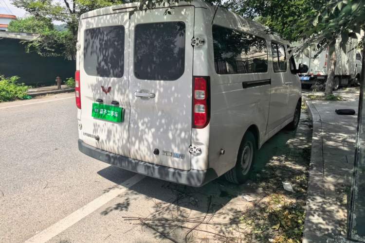 Used Wuling Yangguang 2026 Model, 440km Bus Comfort Edition, 6 Seats Rear Right 45 Deg