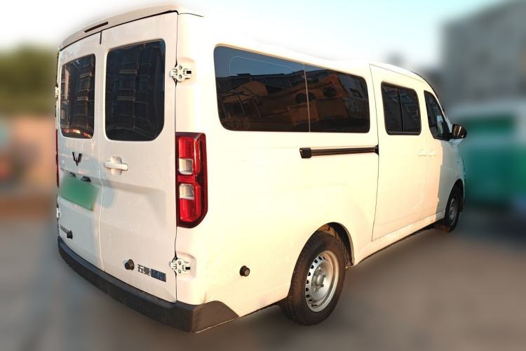 Used Wuling Yangguang 2026 Model, 440km Bus Comfort Edition, 6 Seats Rear Right 45 Deg