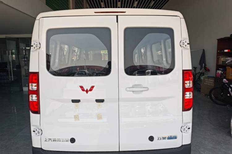 Used Wuling Yangguang 2026 Model, 440km Bus Comfort Edition, 6 Seats Rear
