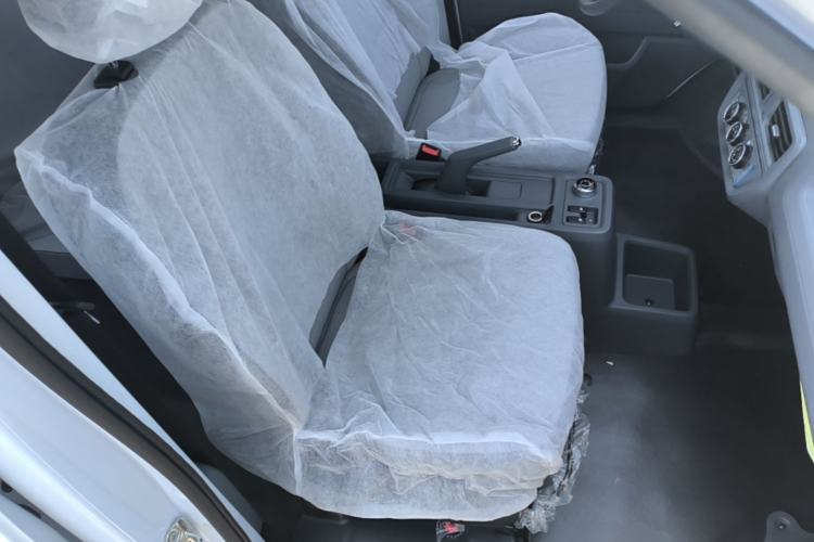 Used Wuling Yangguang 2026 Model, 330km Bus Comfort Edition Right Front Seat