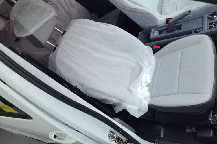 Used Wuling Yangguang 2026 Model, 330km Bus Comfort Edition Right Front Seat
