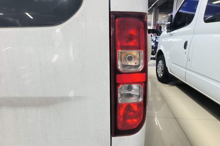 Used Wuling Yangguang 2026 Model, 330km Bus Comfort Edition Right Rear Taillight