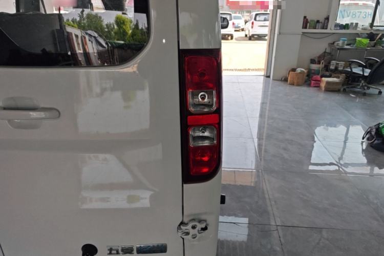Used Wuling Yangguang 2026 Model, 440km Bus Comfort Edition, 6 Seats Right Rear Taillight