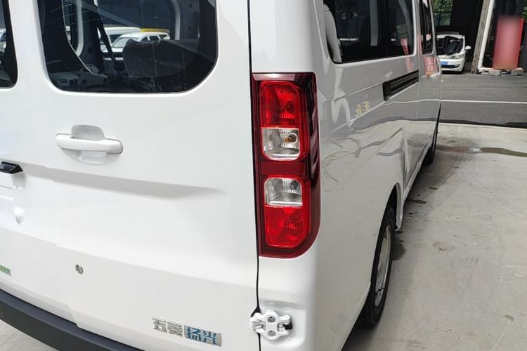 Used Wuling Yangguang 2026 Model, 330km Bus Comfort Edition Right Rear Taillight