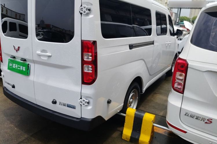 Used Wuling Yangguang 2026 Model, 440km Bus Comfort Edition, 6 Seats Right Rear Taillight