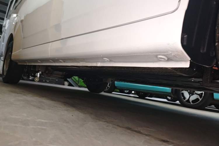 Used Wuling Yangguang 2026 Model, 330km Bus Comfort Edition Right Side Sill