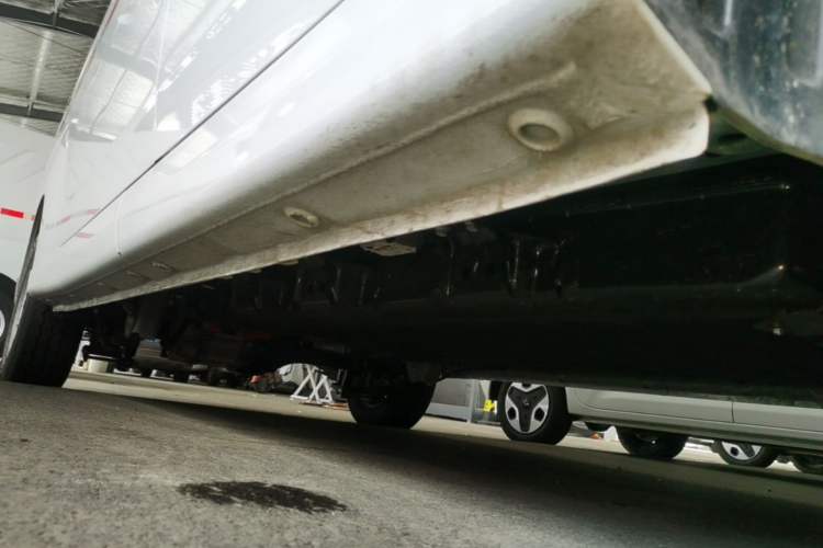 Used Wuling Yangguang 2026 Model, 300km Window-Sealed Practical Edition Right Side Sill