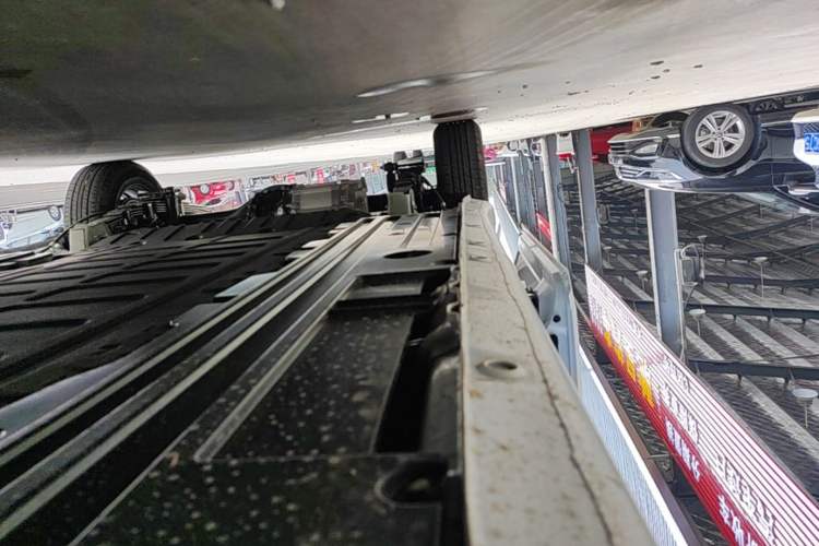 Used Wuling Yangguang 2026 Model, 330km Bus Comfort Edition Right Side Sill