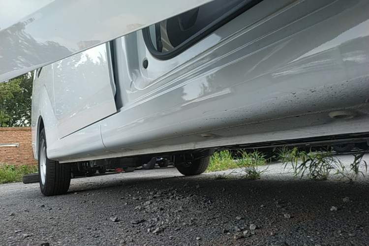 Used Wuling Yangguang 2026 Model, 330km Bus Comfort Edition Right Side Sill