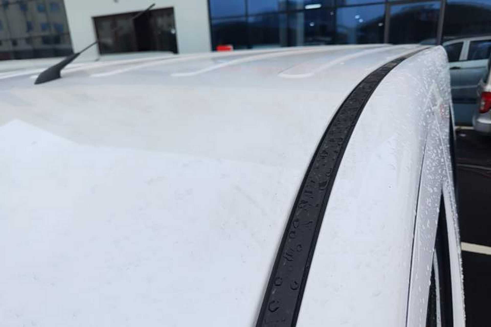 Used Wuling Yangguang 2026 Model, 330km Bus Comfort Edition Roof