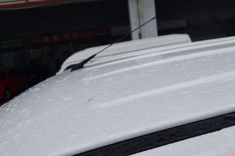 Used Wuling Yangguang 2026 Model, 440km Bus Comfort Edition, 6 Seats Roof
