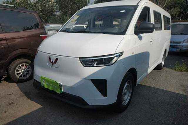 Used Wuling Yangguang 2026 Model, 330km Bus Comfort Edition