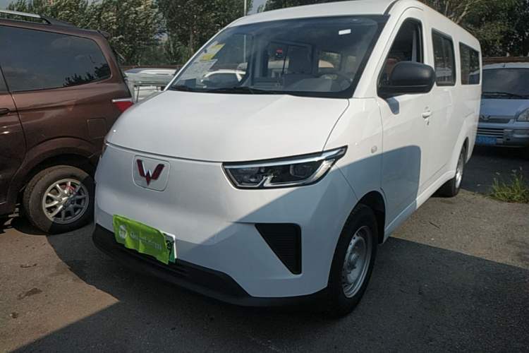 Used Wuling Yangguang 2026 Model, 330km Bus Comfort Edition Guazi used car, China used car export, Used car for sale, Used cars, Cheapest cars for sale