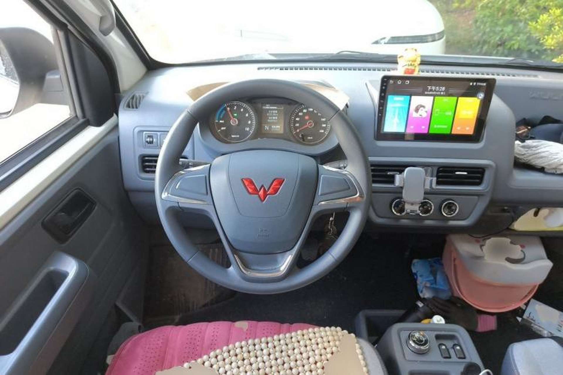 Used Wuling Yangguang 2026 Model, 440km Bus Comfort Edition, 6 Seats Steering Wheel