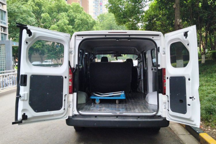Used Wuling Yangguang 2026 Model, 340km Bus CATL Custom Edition Trunk