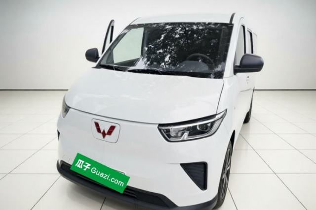 Used Wuling Yangguang 2026 Model, 330km Bus Comfort Edition