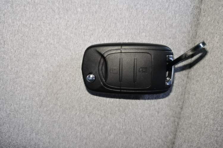 Used Wuling Yangguang 2026 Model, 300km Window-Sealed Practical Edition Vehicle Key