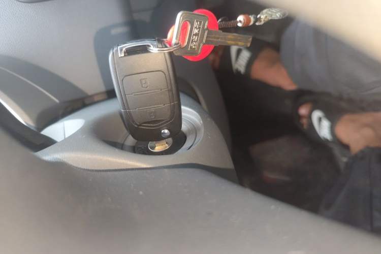 Used Wuling Yangguang 2026 Model, 300km Window-Sealed Comfort Edition Vehicle Key